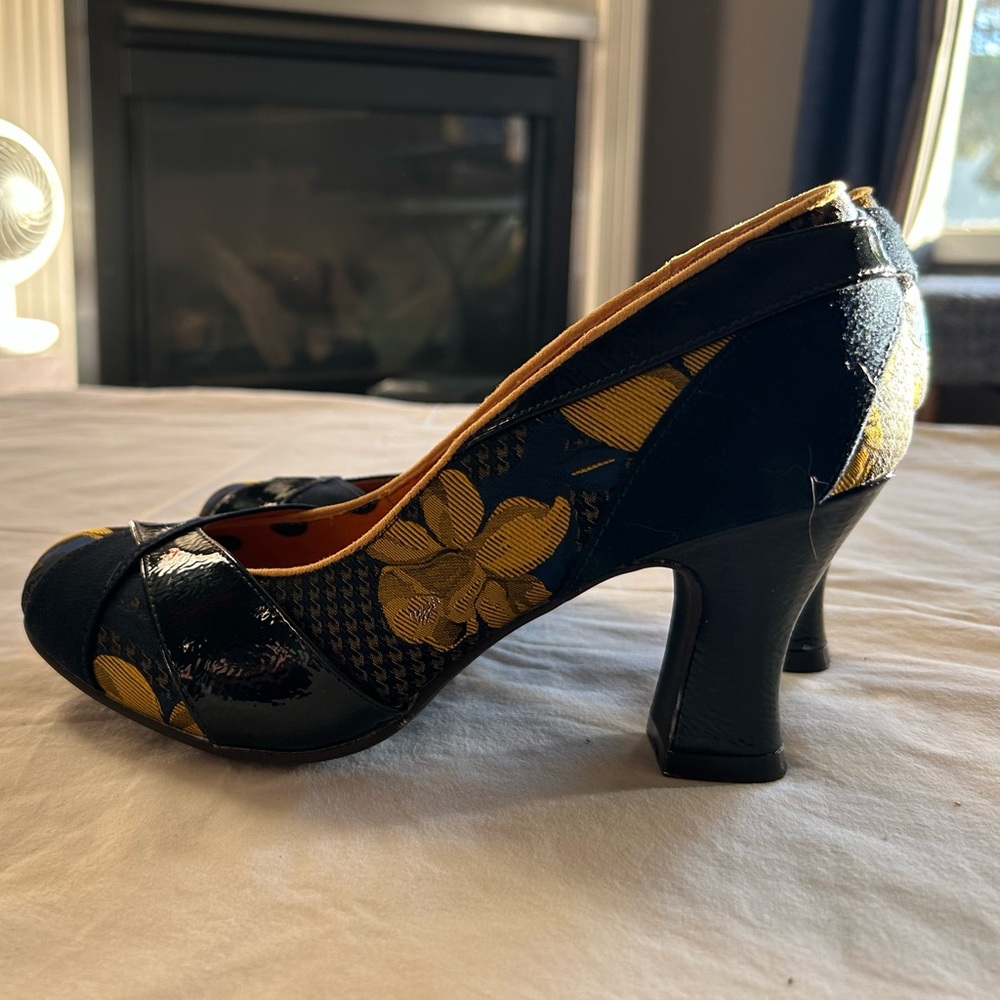 Ruby Shoo Women's Navy and Yellow heal - Picture 3 of 5